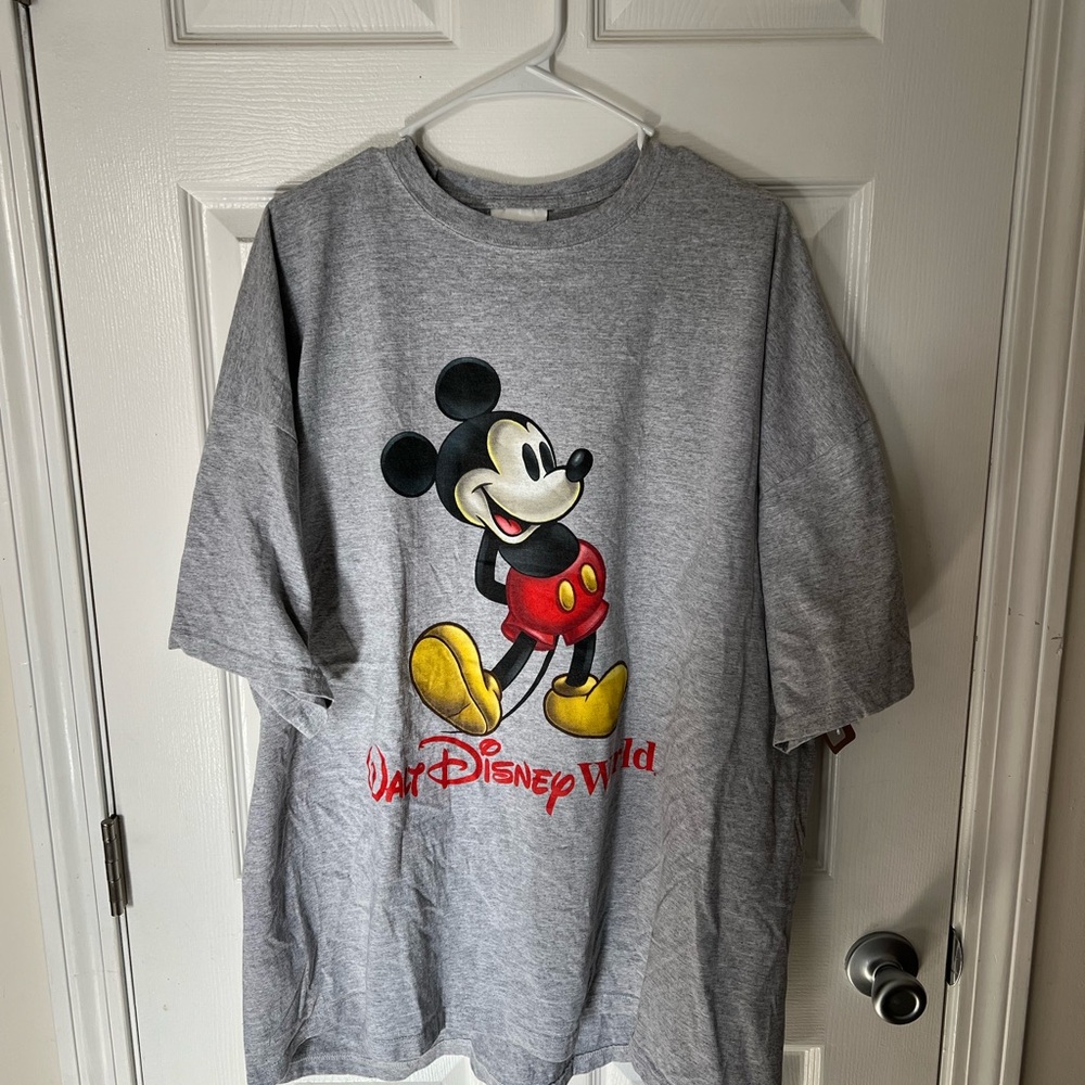 Vintage Disney Word T-Shirt with Mickey Mouse Logo